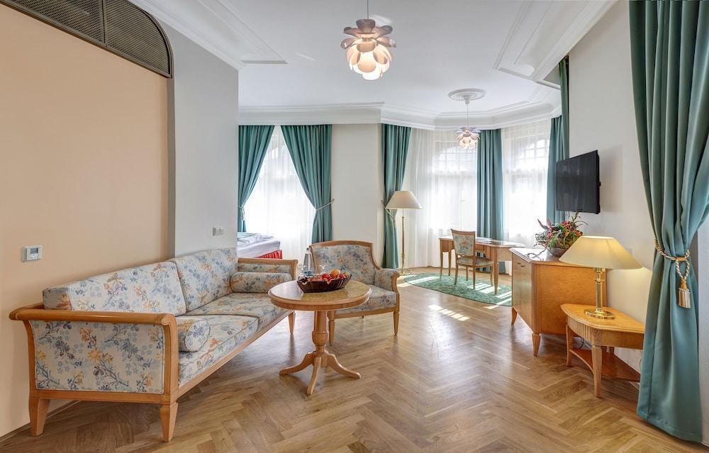 Grandhotel Ambassador Narodni Dum Karlovy Vary Extérieur photo